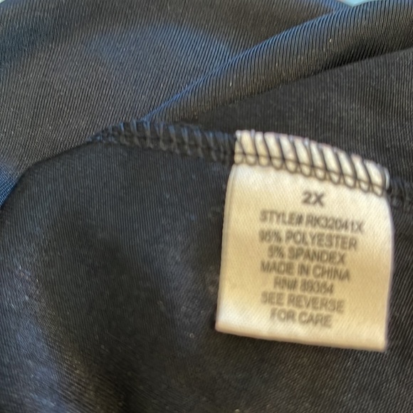 NWT NO COMMENT PLUS BLACK VELVET L/S COLD SHOULDER BLOUSE - Picture 6 of 6